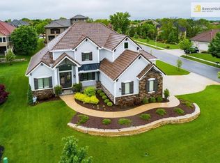20229 W 90th Ter, Lenexa, KS 66220