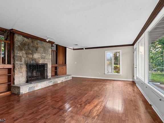 4th image of 14 Stoney Hill Rd