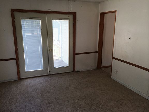 5th image of 1595 Garling Ave