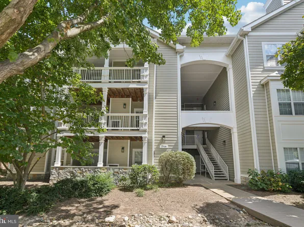 1708 Lake Shore Crest Dr APT 26, Reston, VA 20190