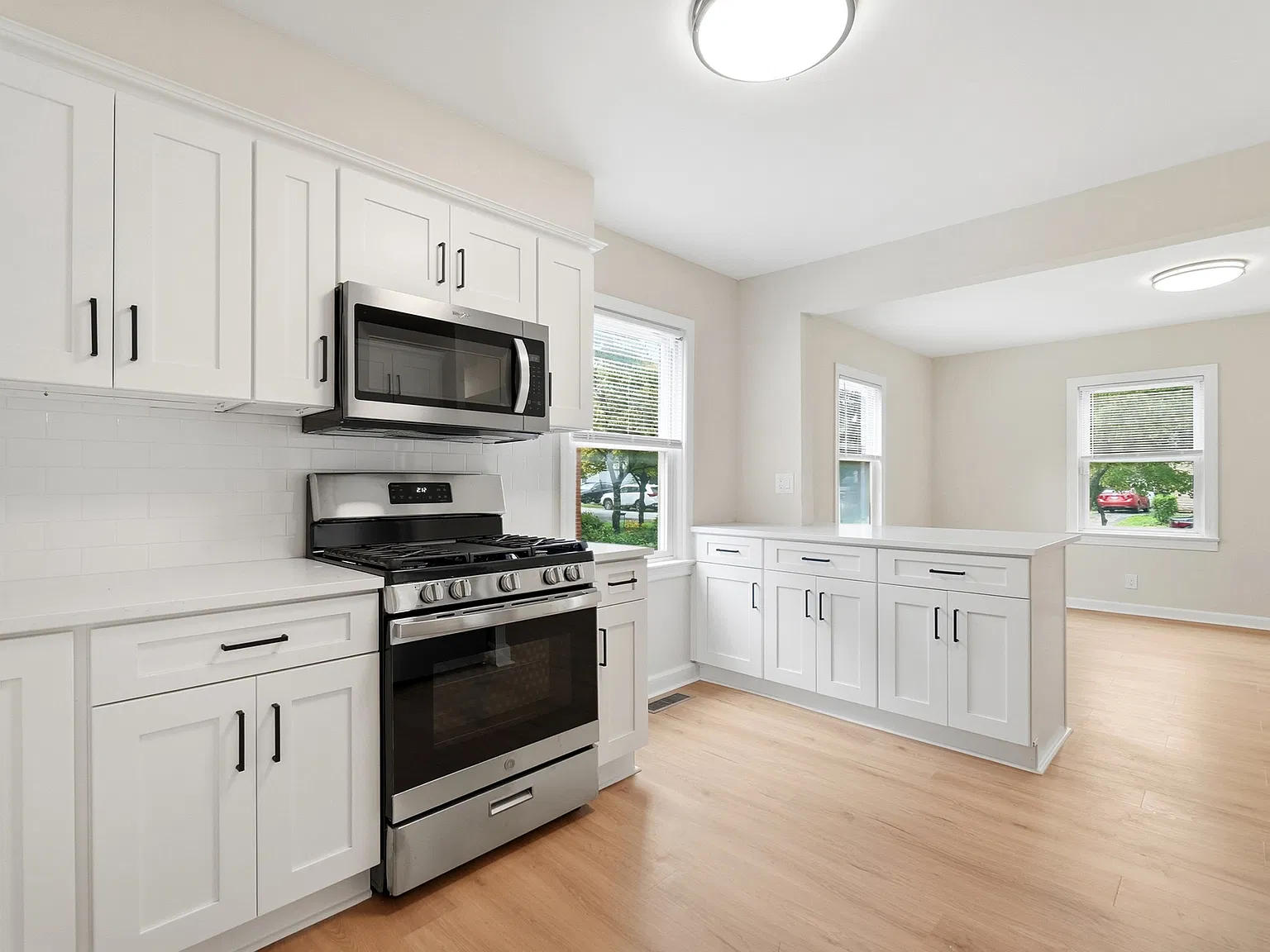 4 bed, 1600 sqft, $2,400 — Photo 1