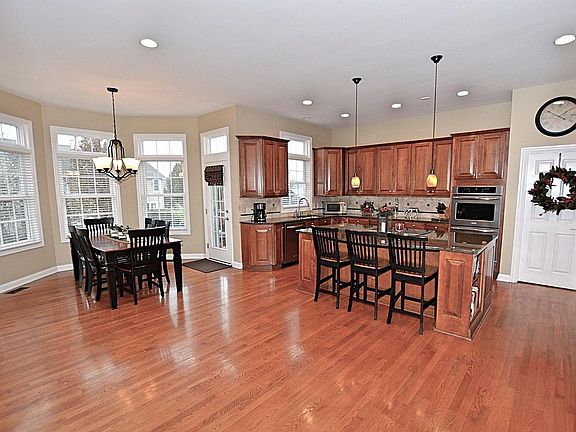 4th image of 9969 Glasgow Ct
