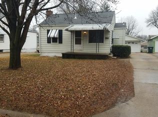 1521 10th St NW, Cedar Rapids, IA 52405