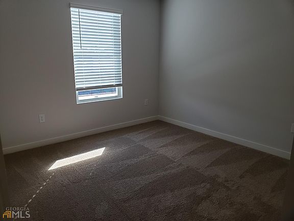 4th image of 214 Overlook Dr