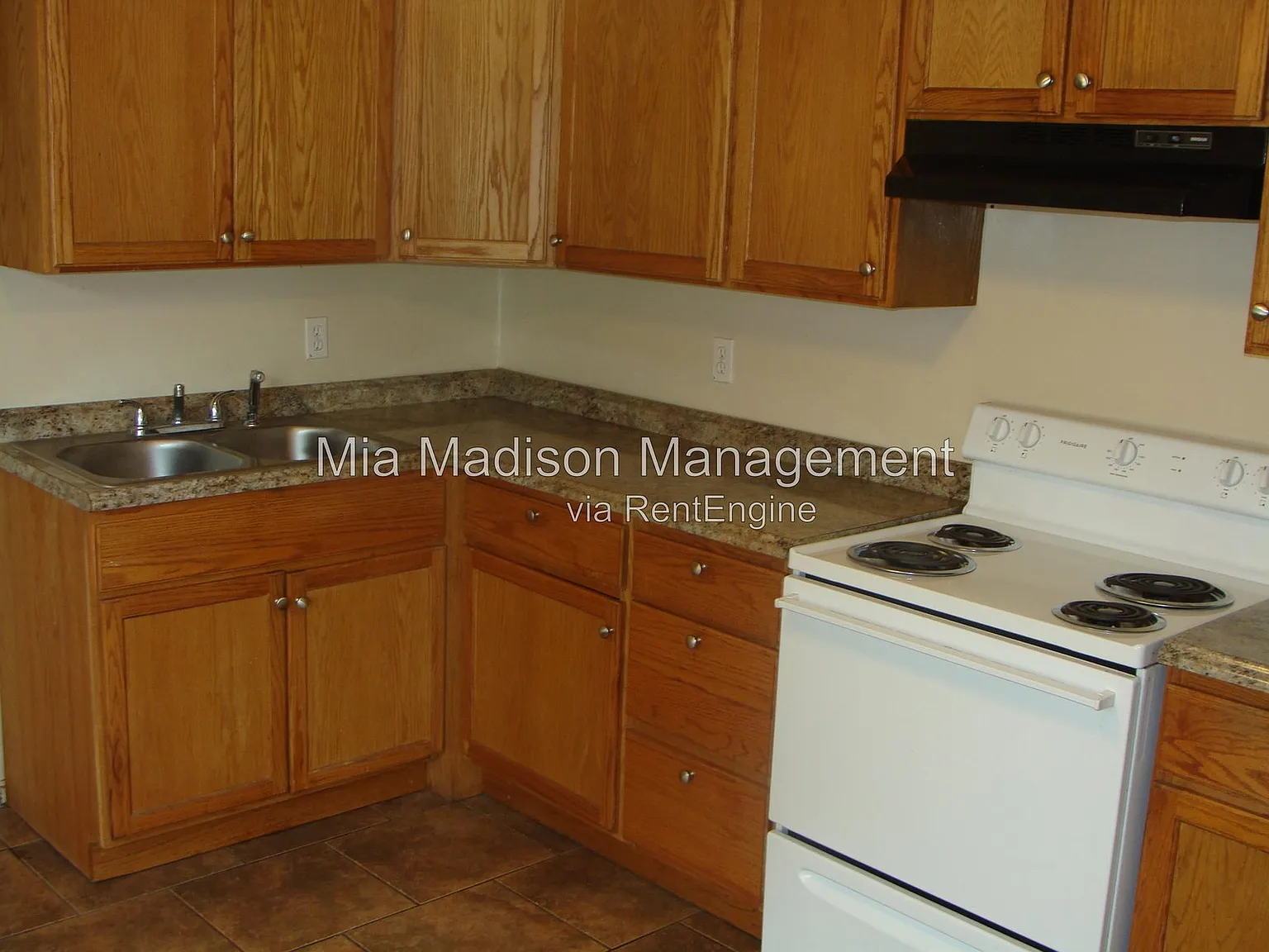 2 bed, 1.0 bath, 800 sqft, $1,200 — Photo 4