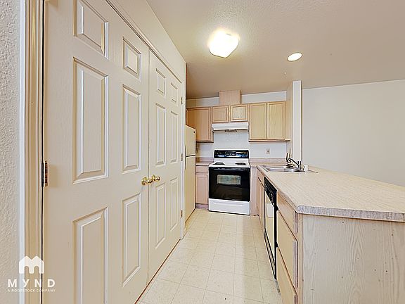 4th image of 950 Berrum Ln APT 3