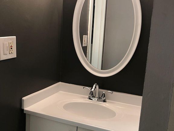 Bathroom vanity