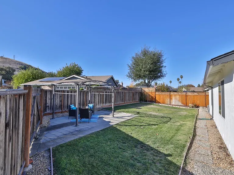 310 Curie Dr — Photo 12