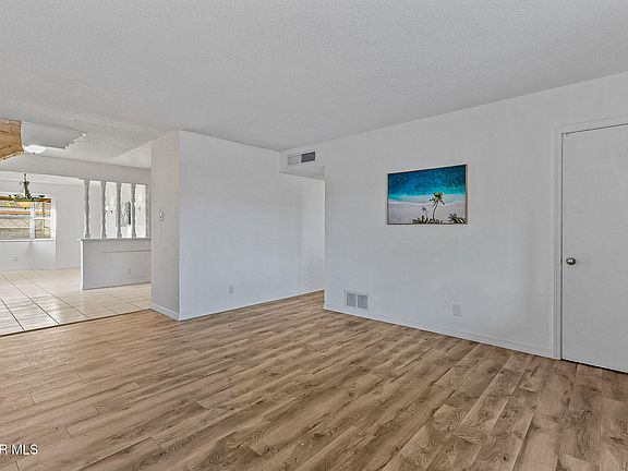 5th image of 4929 Tropicana Ave
