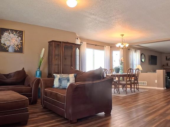4th image of 3547 Maplewood Ln