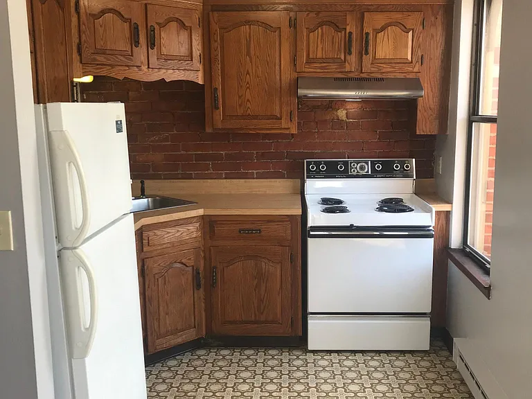 288 Maple Ave #3C — Photo 4