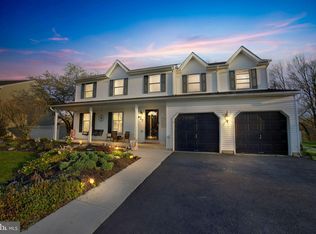 627 Highpointe Cir, Langhorne, PA 19047