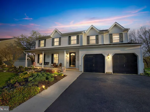 627 Highpointe Cir, Langhorne, PA 19047