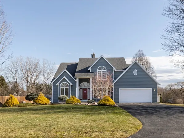 3193 Olive Dr, Baldwinsville, NY 13027