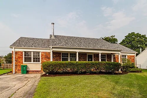 1075 Aspen Dr Photo 1