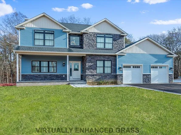 1 Stephanie Court, Ridge, NY 11961