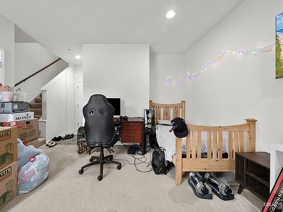 4th image of 135 S Grove Ave #135