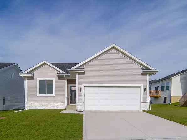 423 43rd St SW, Altoona, IA 50009