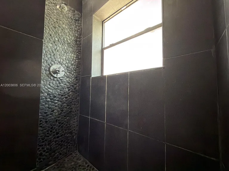 1325 NW 11th St #C1325 — Photo 15
