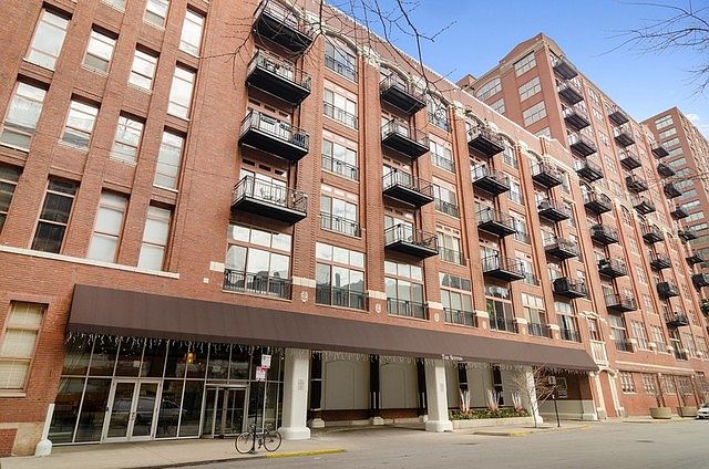 1st image of 360 W Illinois St APT 501