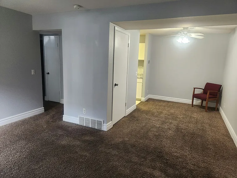 5321 S 580 E — Photo 4