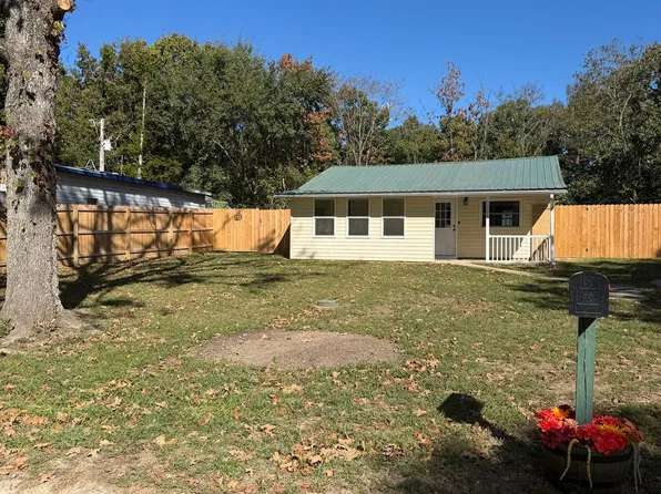 15775 Hallmark Ln, Saint Robert, MO 65584