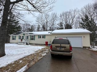 31 Ridge Rd, Marquette, MI 49855
