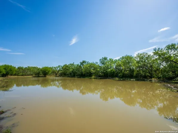 CR 732 Cr 732, Yancey, TX 78666