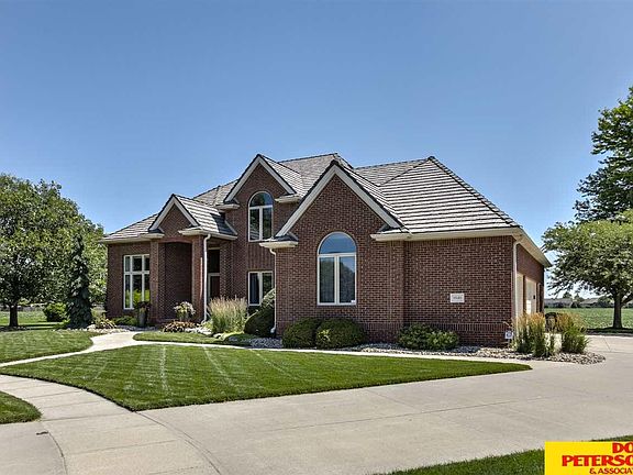 2nd image of 1040 Summerwood Cir