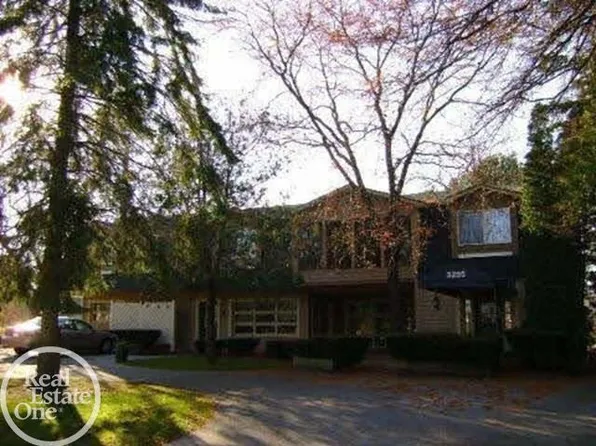 3295 Beach Rd #1A, Pt Huron, MI 48060
