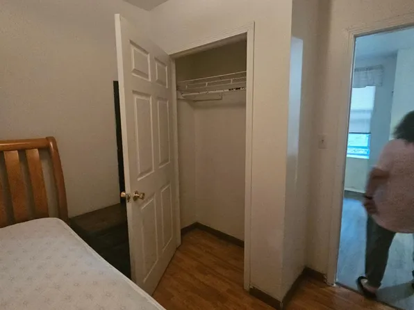 9 Vroom Street image 10 of 17