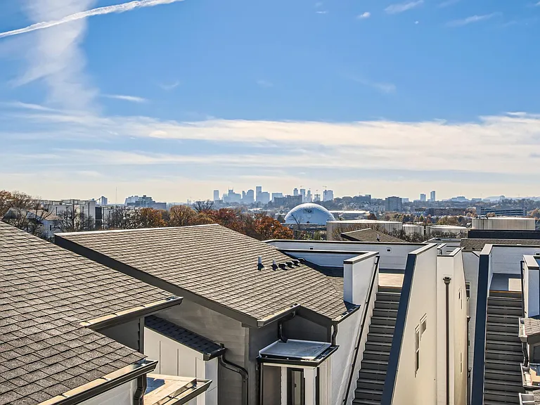 405 Serenity Ln — Photo 24