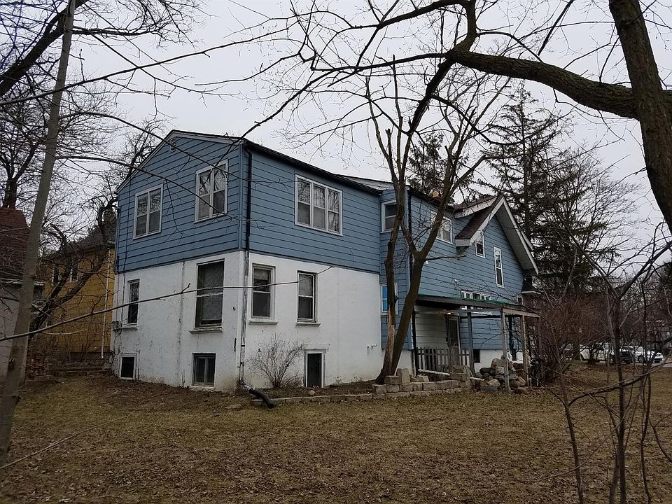 2nd image of 824 Henry St