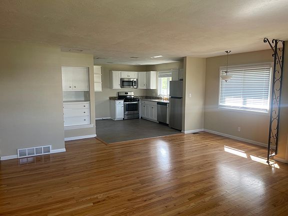 2nd image of 336 E Shore Dr