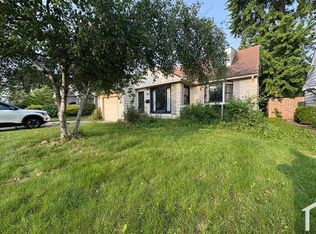 2148 Green Ridge Dr, Wickliffe, OH 44092