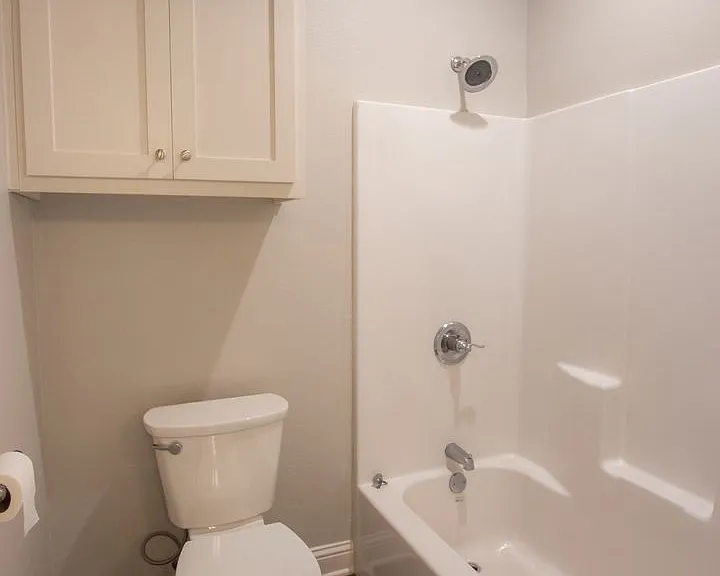 822 Lindsey Ln — Photo 22