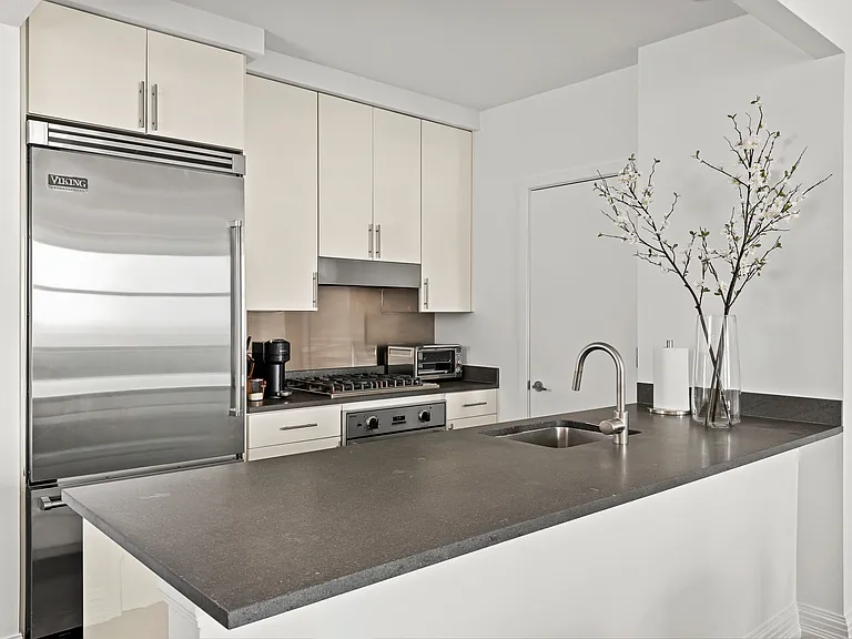 1 Hanson Pl #13K — Photo 13
