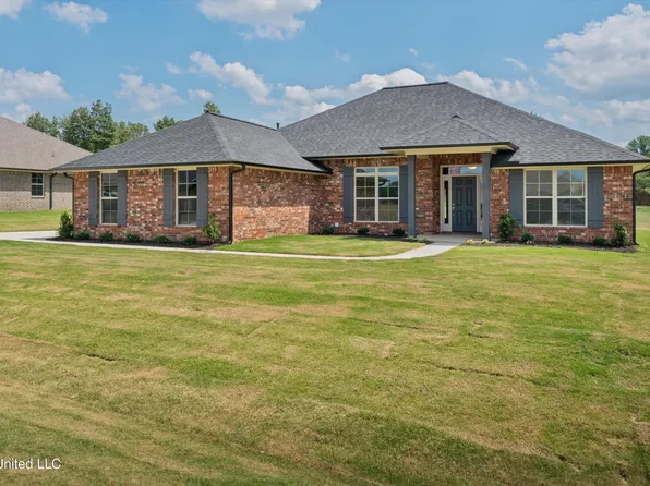 5893 Nina Dr, Horn Lake, MS 38637