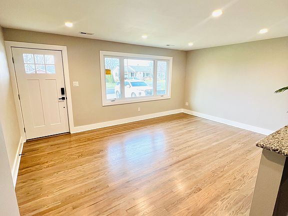 2nd image of 305 Ohio Ave