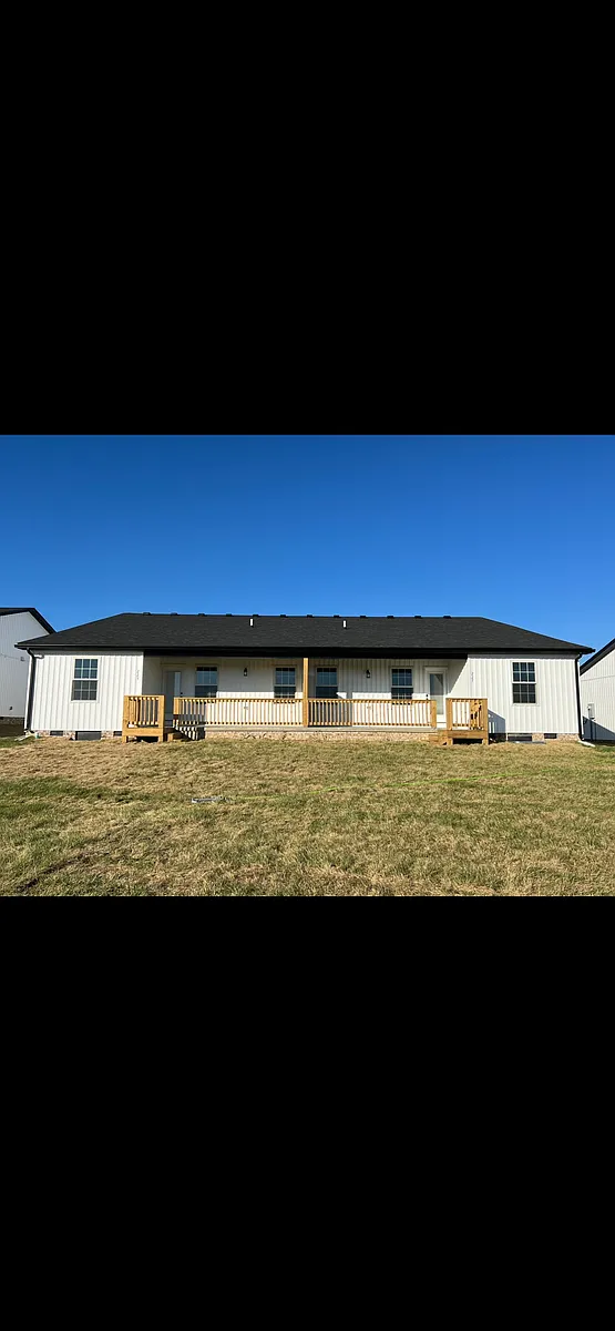Building Photo - 225 Wyldwood Way