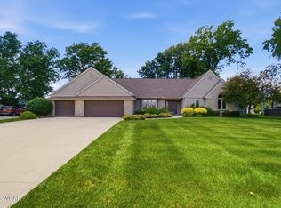 2836 Pin Oak Ct, Lima, OH 45805