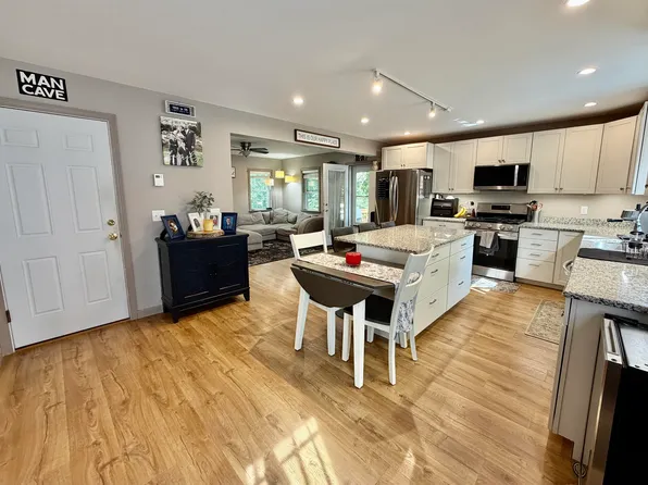 9 Depot Street, Enfield, NH 03748
