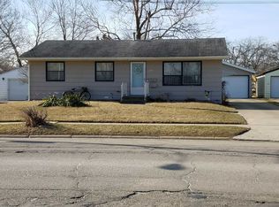 1717 W Laurel St, Freeport, IL 61032