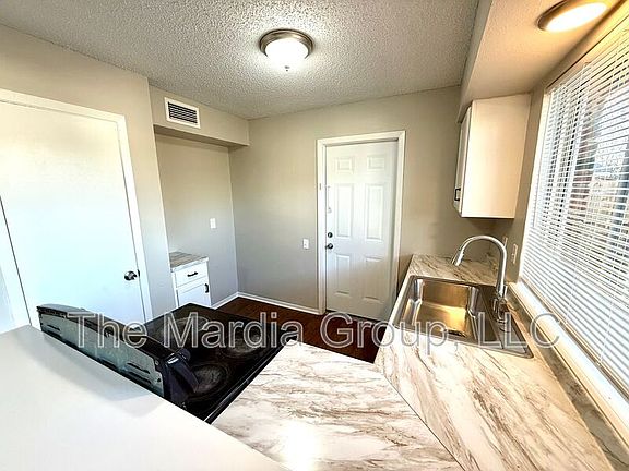 4th image of 8740 Santa Rosa Dr
