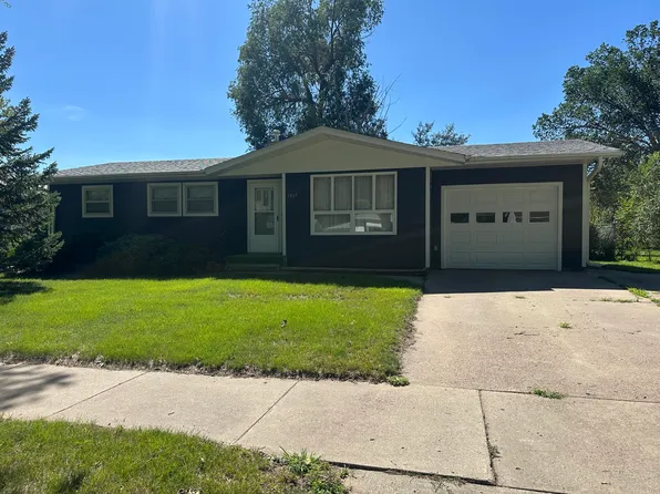 1465 Idaho Ave SE, Huron, SD 57350
