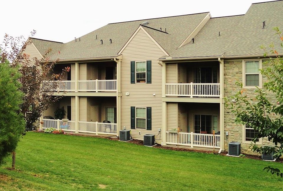 2nd image of 64 Stonecreek Ct