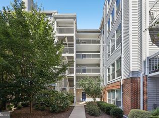 3176 Summit Square Dr #4-E3, Oakton, VA