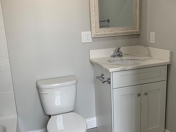 5th image of 496 Kearny Ave #3B