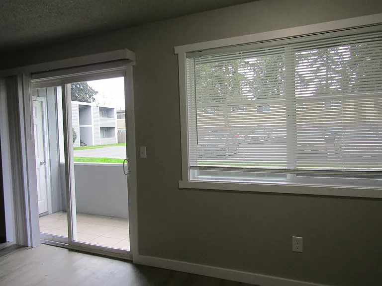 5526 Chicago Ave SW — Photo 8