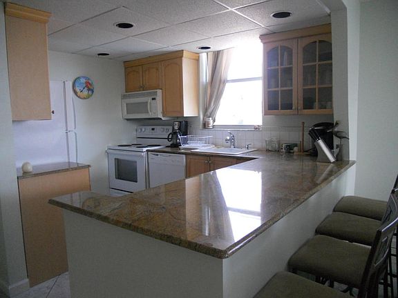 3rd image of 108 Paradise Harbour Blvd APT 301